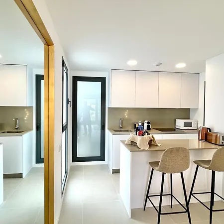 Escape In Apartment *