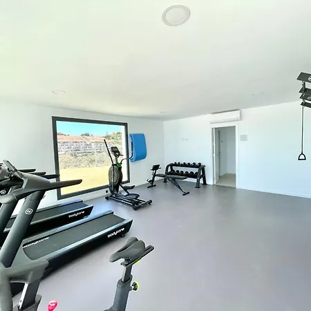 Escape In Apartment *